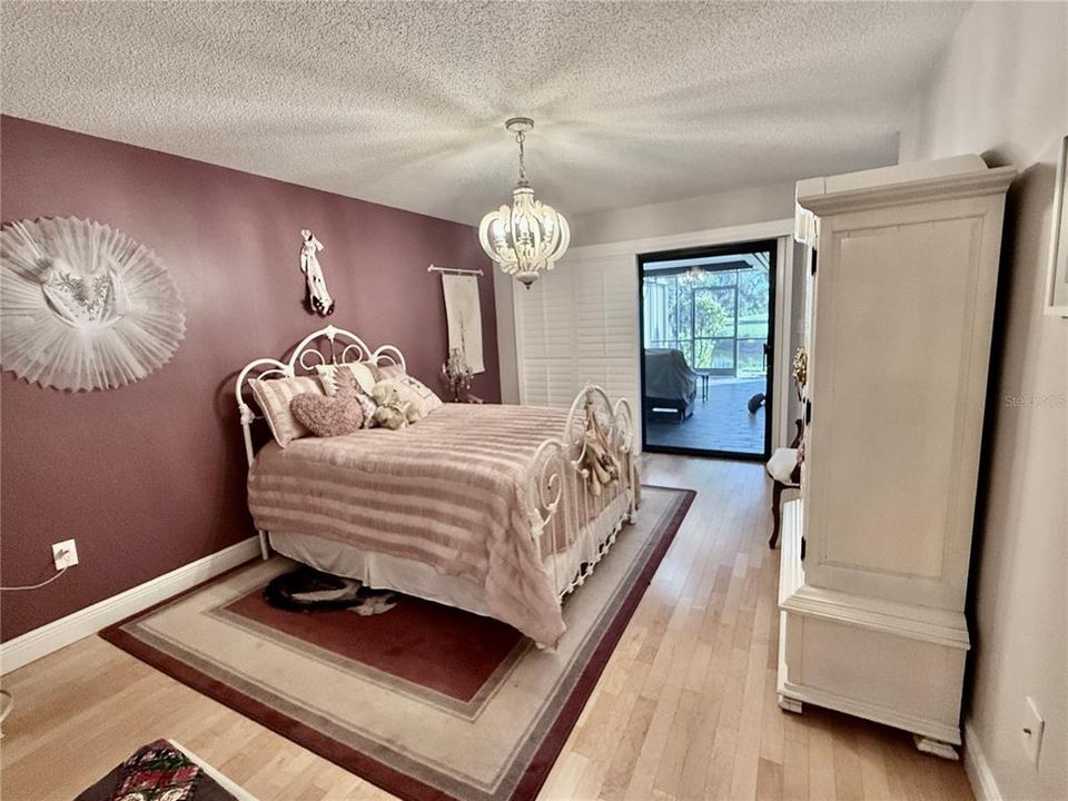 Active With Contract: $289,000 (3 beds, 2 baths, 1501 Square Feet)