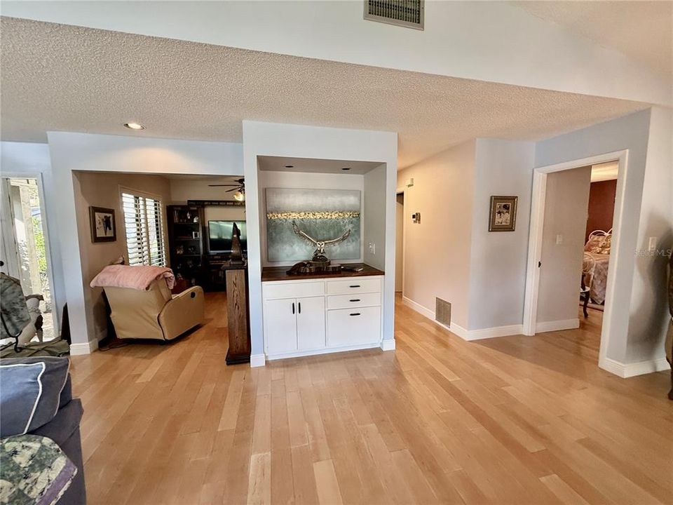 Active With Contract: $289,000 (3 beds, 2 baths, 1501 Square Feet)