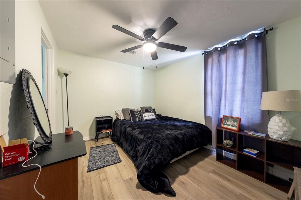 For Sale: $284,999 (4 beds, 2 baths, 1200 Square Feet)