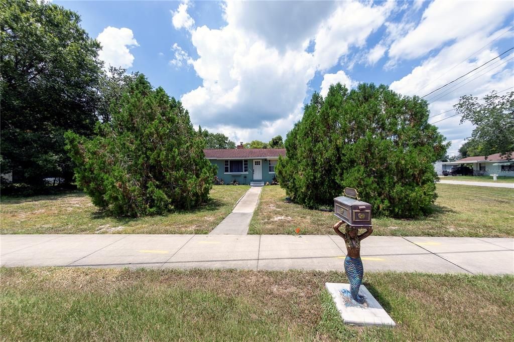 For Sale: $284,999 (4 beds, 2 baths, 1200 Square Feet)