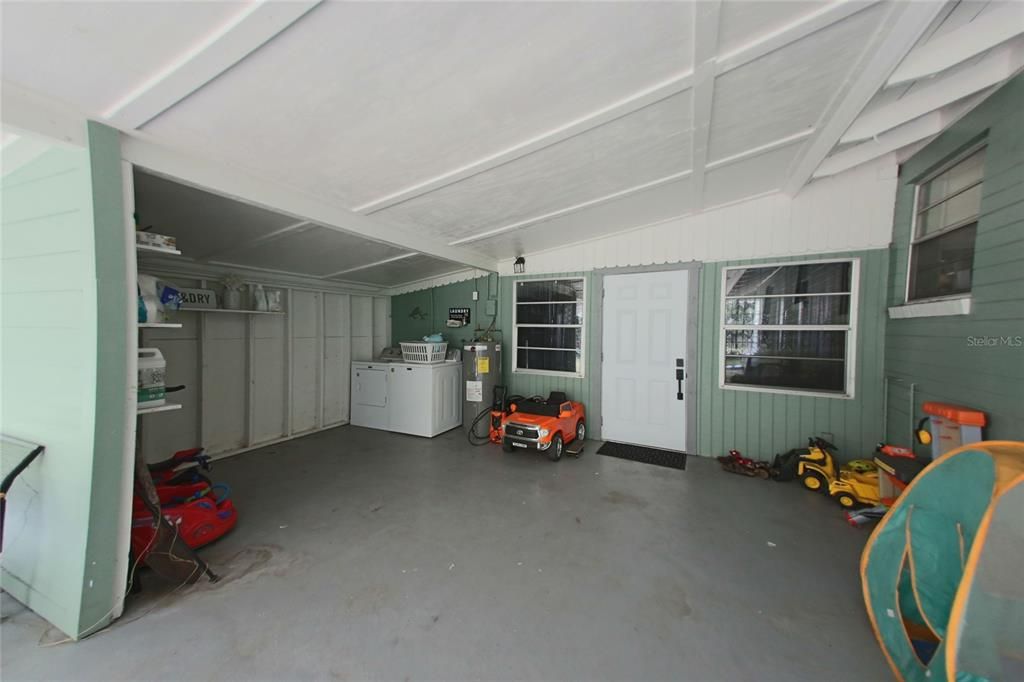 For Sale: $284,999 (4 beds, 2 baths, 1200 Square Feet)