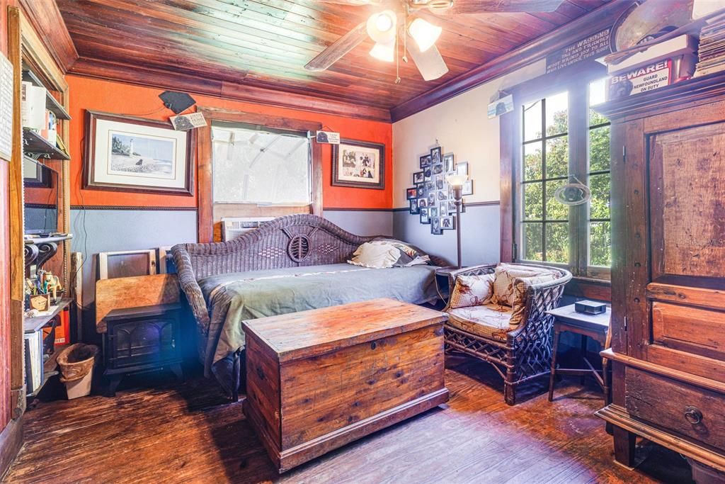 En Venta: $268,000 (2 camas, 2 baños, 1550 Pies cuadrados)