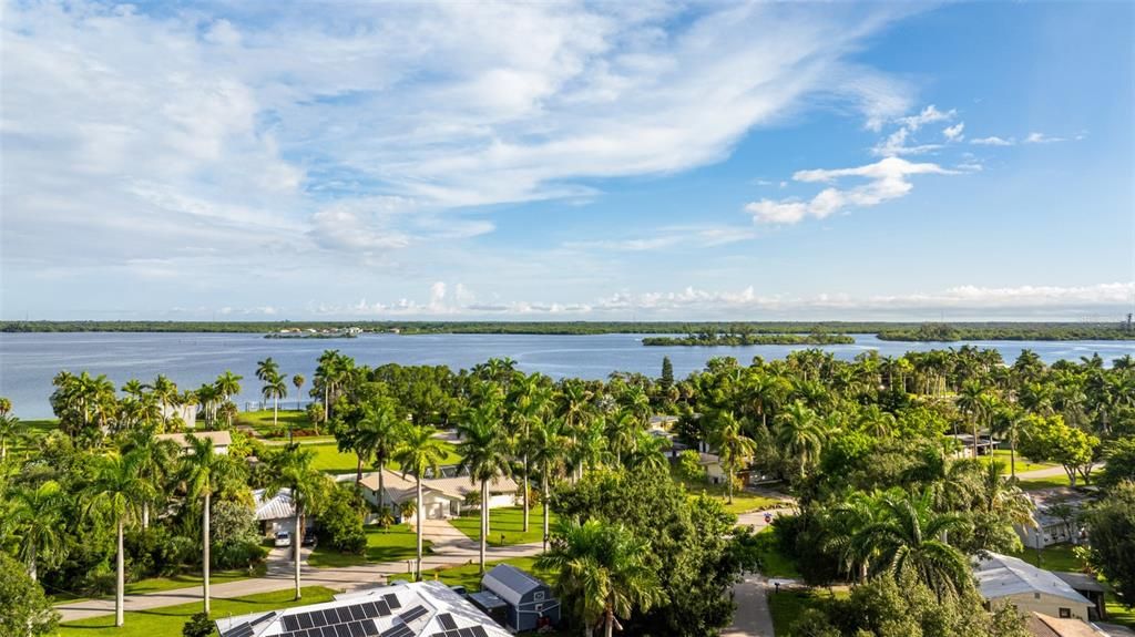 En Venta: $268,000 (2 camas, 2 baños, 1550 Pies cuadrados)