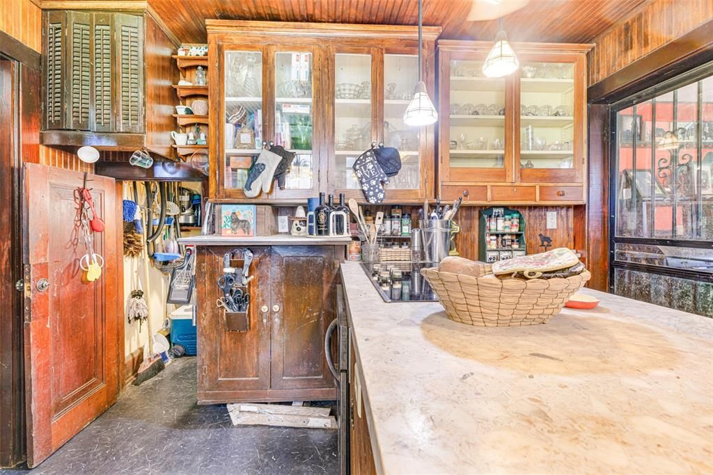 En Venta: $268,000 (2 camas, 2 baños, 1550 Pies cuadrados)