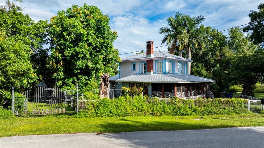 En Venta: $268,000 (2 camas, 2 baños, 1550 Pies cuadrados)