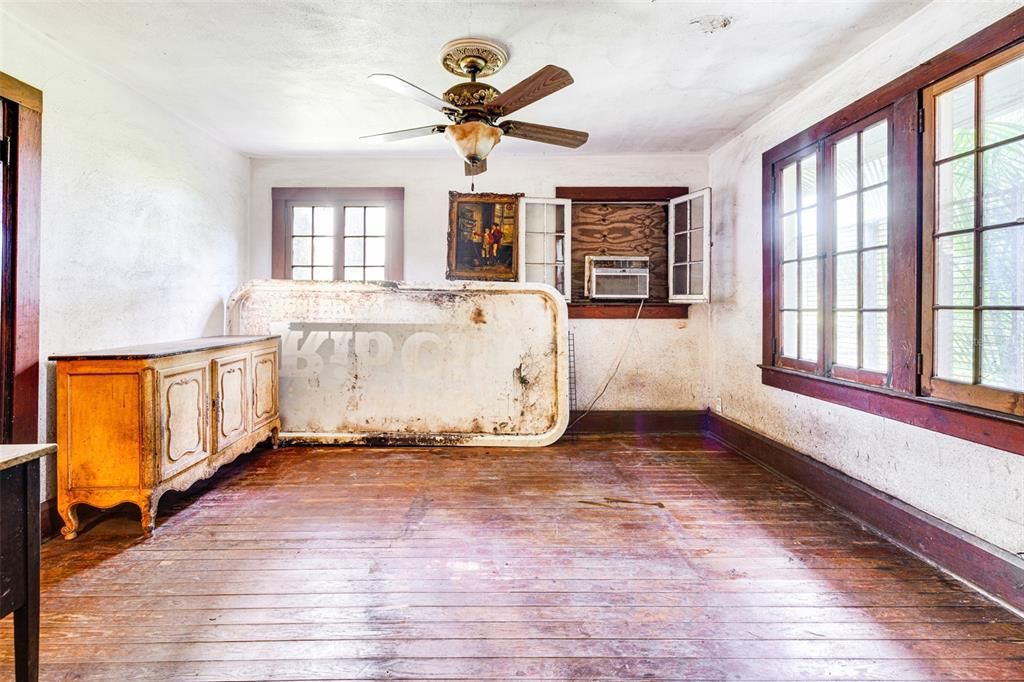 En Venta: $268,000 (2 camas, 2 baños, 1550 Pies cuadrados)