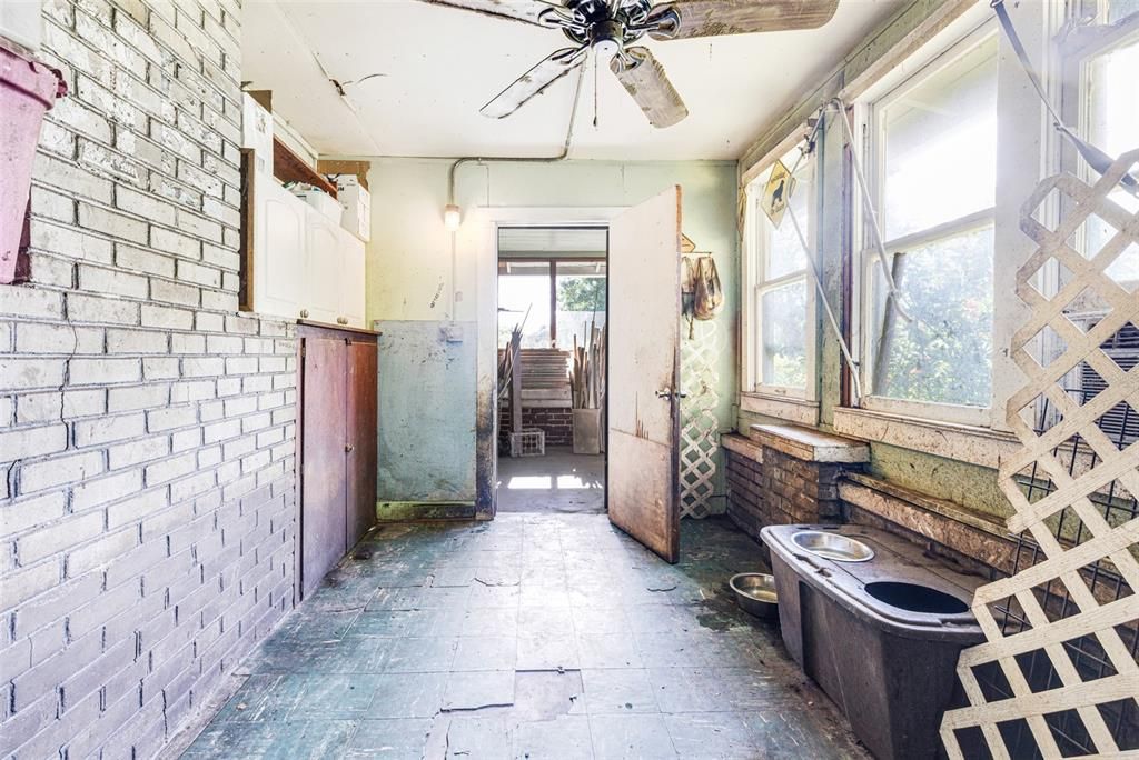 En Venta: $268,000 (2 camas, 2 baños, 1550 Pies cuadrados)