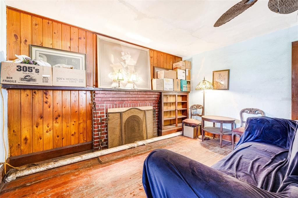 En Venta: $268,000 (2 camas, 2 baños, 1550 Pies cuadrados)