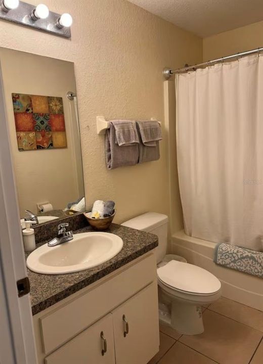 For Rent: $1,350 (2 beds, 2 baths, 914 Square Feet)