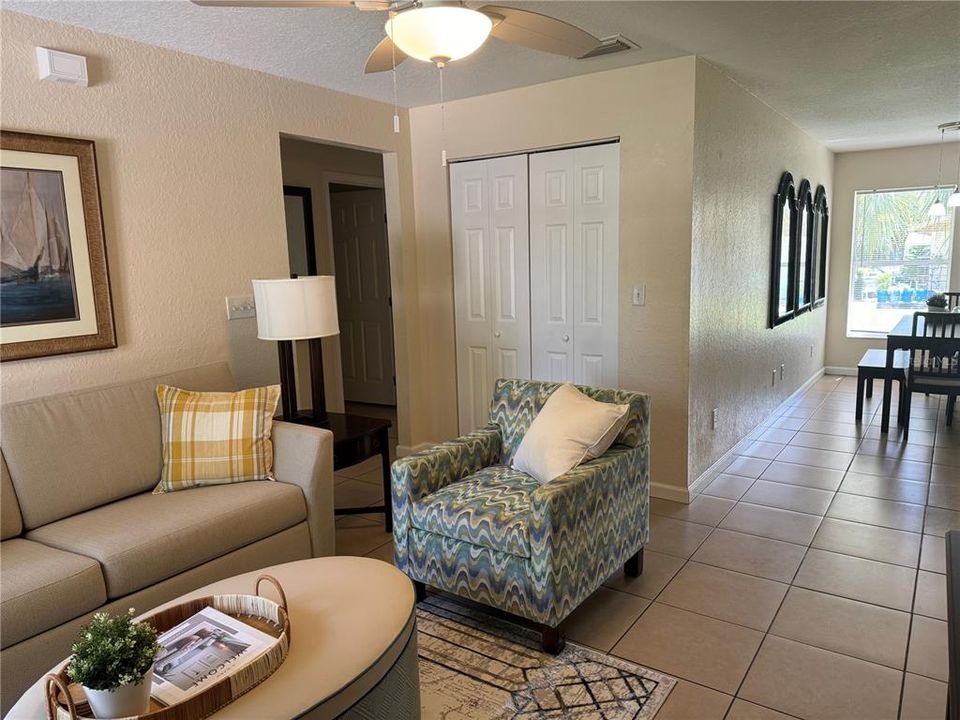 For Rent: $1,350 (2 beds, 2 baths, 914 Square Feet)