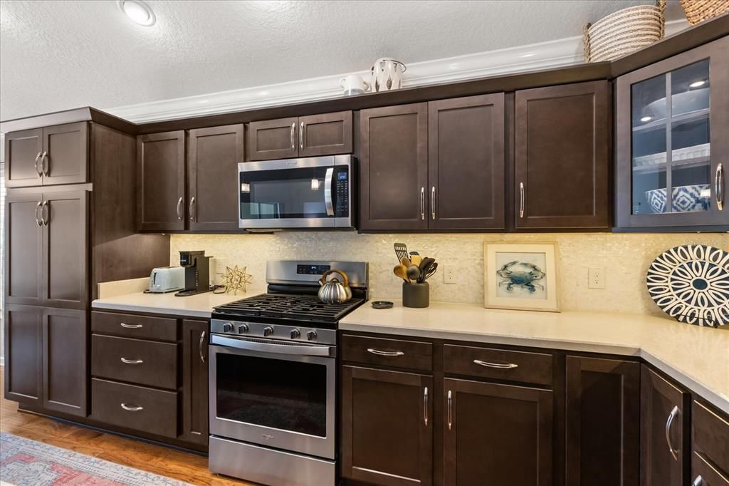 Activo con contrato: $624,900 (3 camas, 2 baños, 1918 Pies cuadrados)