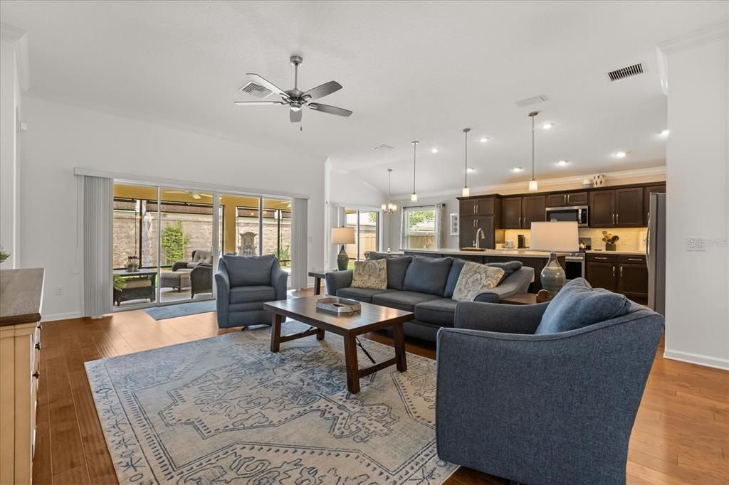 Activo con contrato: $624,900 (3 camas, 2 baños, 1918 Pies cuadrados)