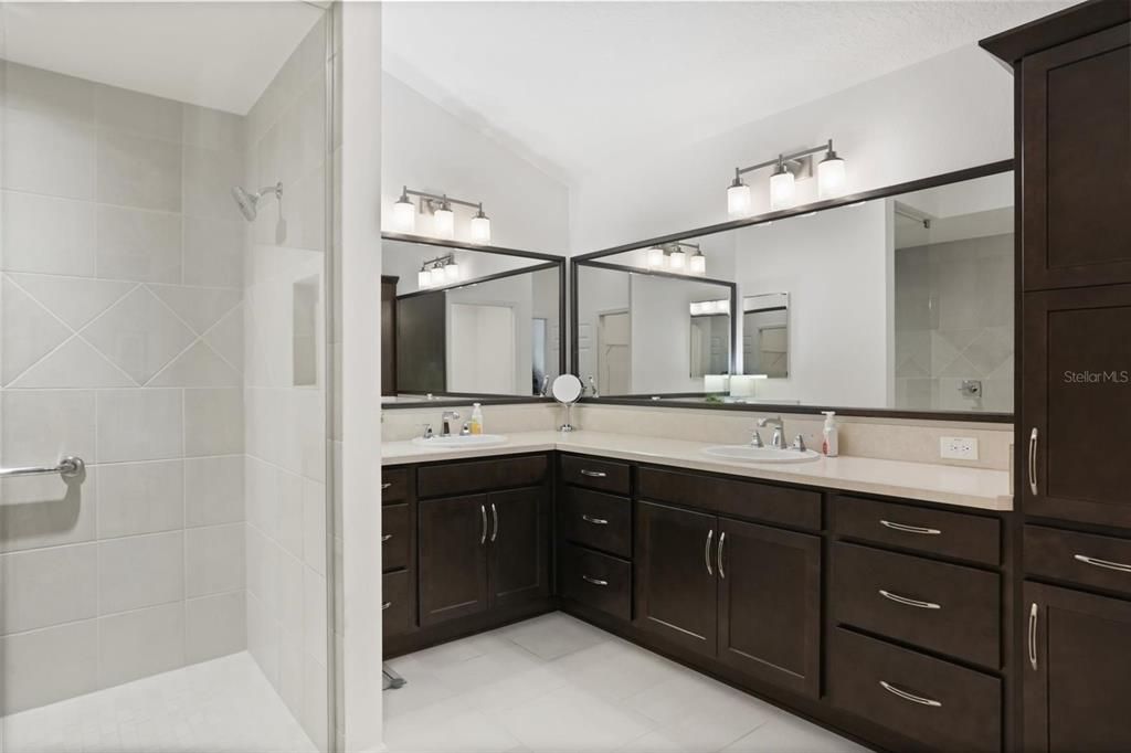 Activo con contrato: $624,900 (3 camas, 2 baños, 1918 Pies cuadrados)