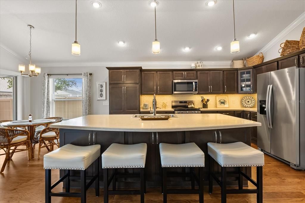 Activo con contrato: $624,900 (3 camas, 2 baños, 1918 Pies cuadrados)