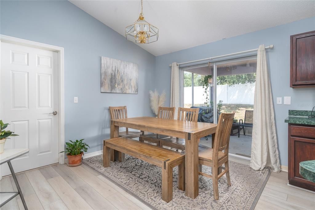 На продажу: $345,000 (3 спален, 2 ванн, 1870 Квадратных фут)