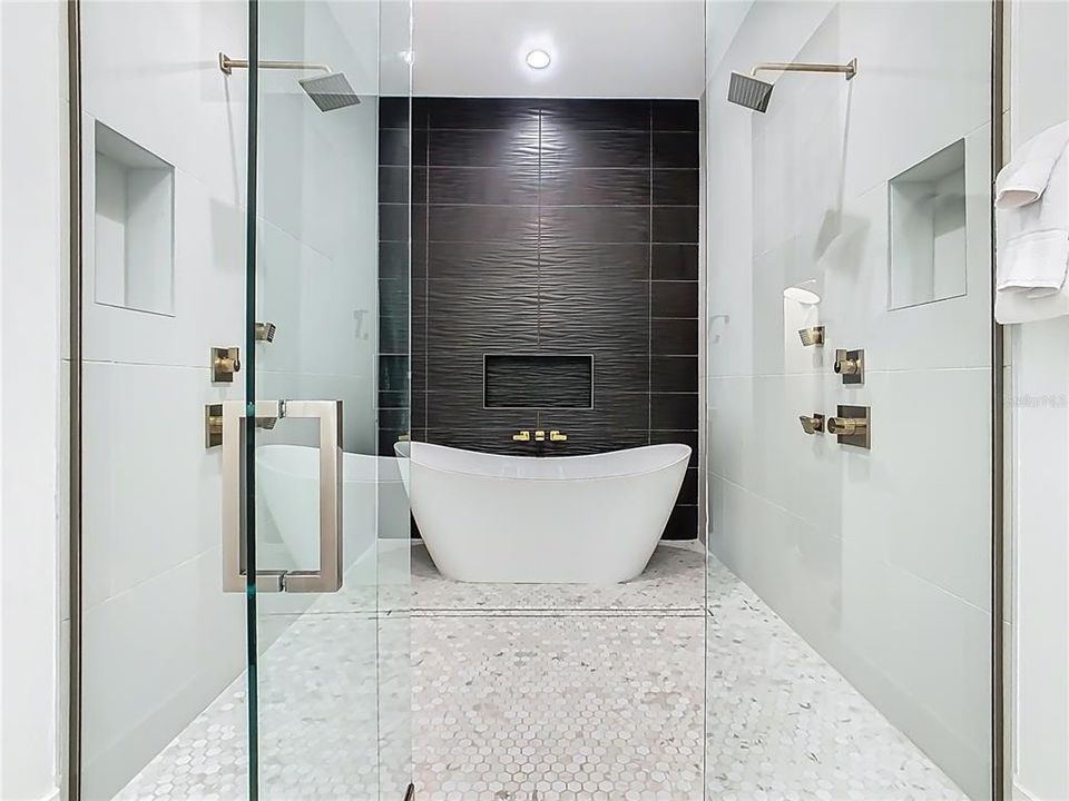 待售: $3,479,000 (9 贝兹, 9 浴室, 6385 平方英尺)