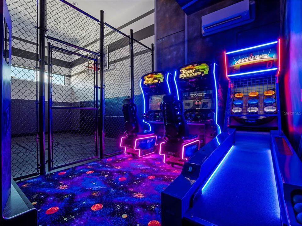 待售: $3,479,000 (9 贝兹, 9 浴室, 6385 平方英尺)