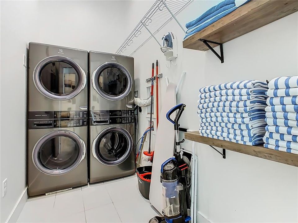 待售: $3,479,000 (9 贝兹, 9 浴室, 6385 平方英尺)