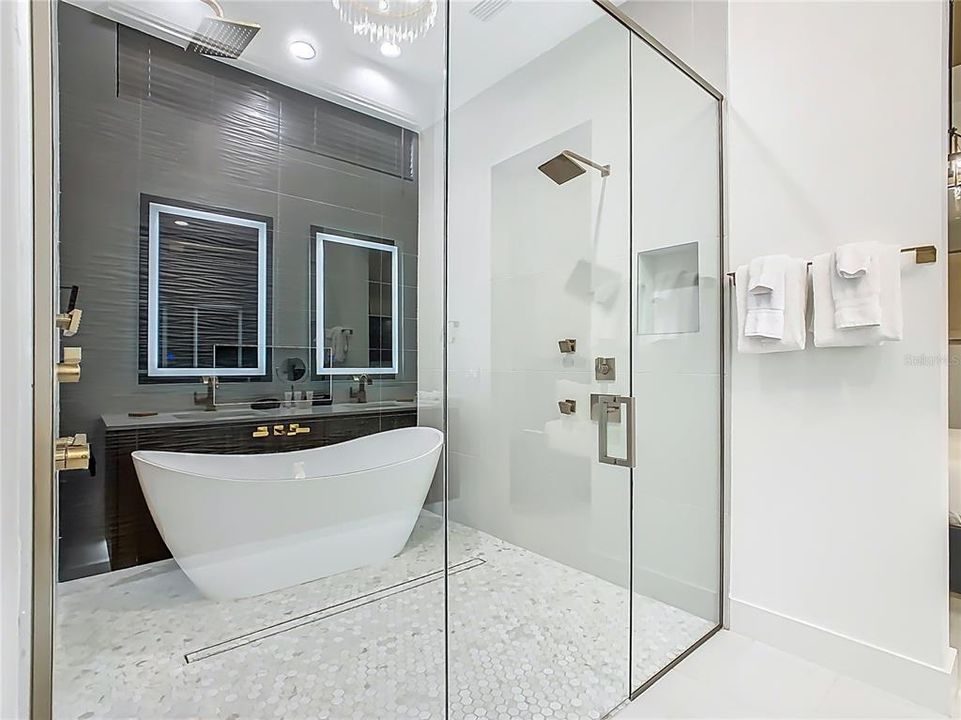 待售: $3,479,000 (9 贝兹, 9 浴室, 6385 平方英尺)