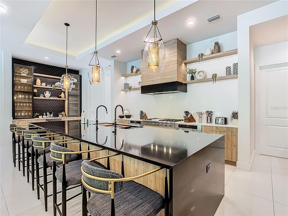 待售: $3,479,000 (9 贝兹, 9 浴室, 6385 平方英尺)