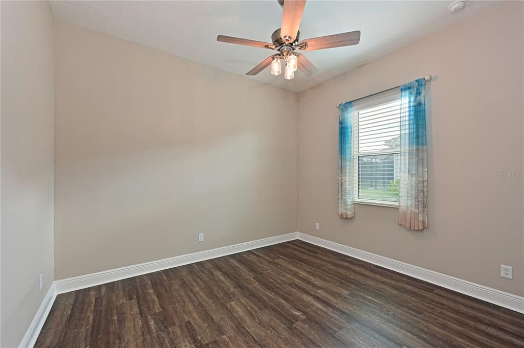 Activo con contrato: $595,000 (4 camas, 2 baños, 2388 Pies cuadrados)