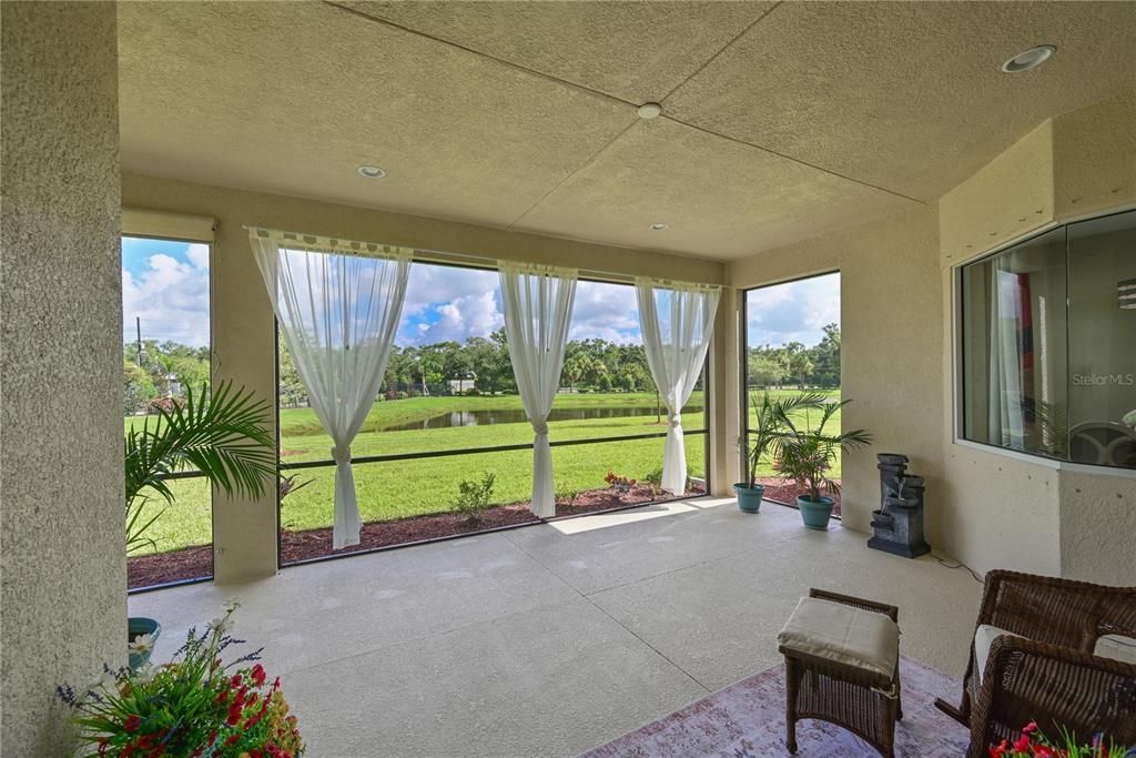 Activo con contrato: $595,000 (4 camas, 2 baños, 2388 Pies cuadrados)