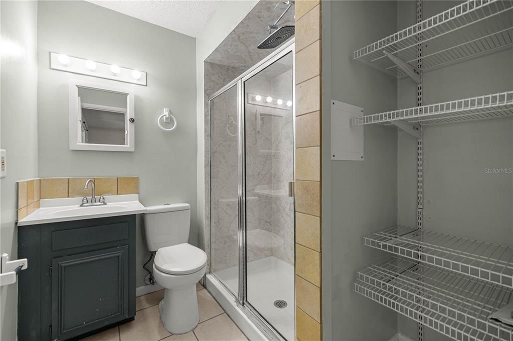 Под контрактом: $216,000 (3 спален, 2 ванн, 1176 Квадратных фут)