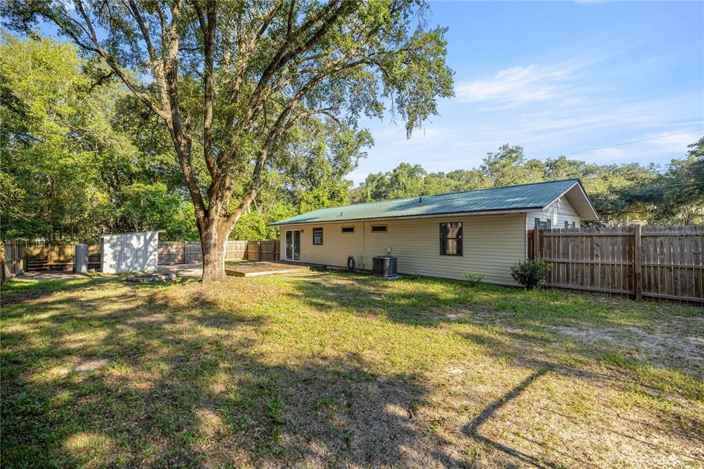 Под контрактом: $216,000 (3 спален, 2 ванн, 1176 Квадратных фут)