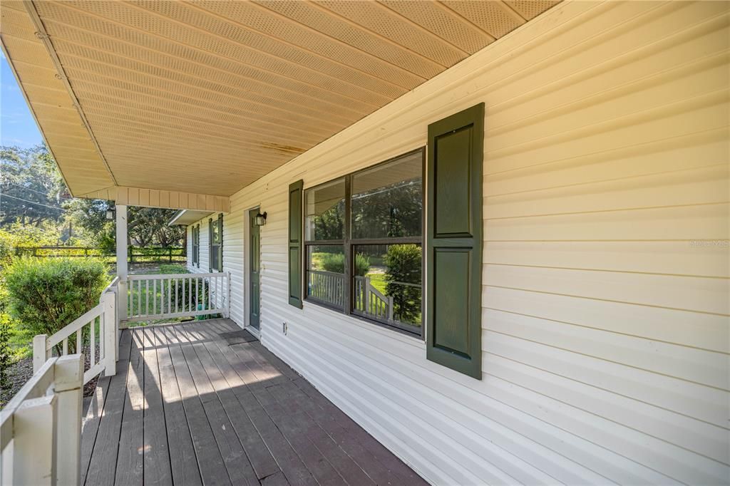 Под контрактом: $216,000 (3 спален, 2 ванн, 1176 Квадратных фут)