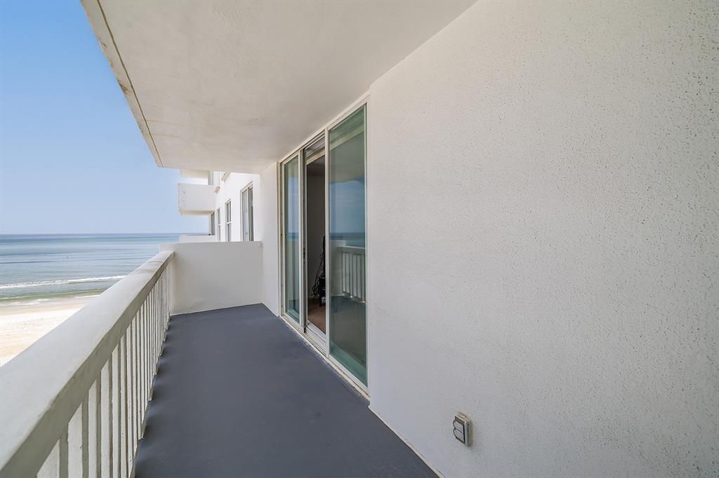 待售: $199,999 (1 贝兹, 1 浴室, 796 平方英尺)