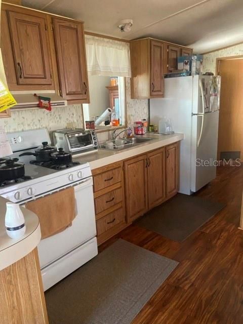 For Sale: $95,000 (1 beds, 1 baths, 528 Square Feet)