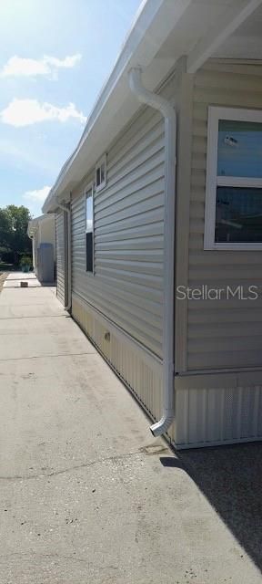 For Sale: $95,000 (1 beds, 1 baths, 528 Square Feet)