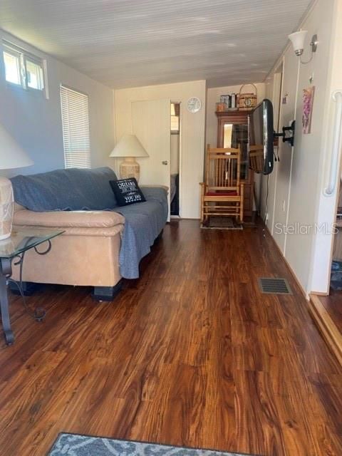 For Sale: $95,000 (1 beds, 1 baths, 528 Square Feet)