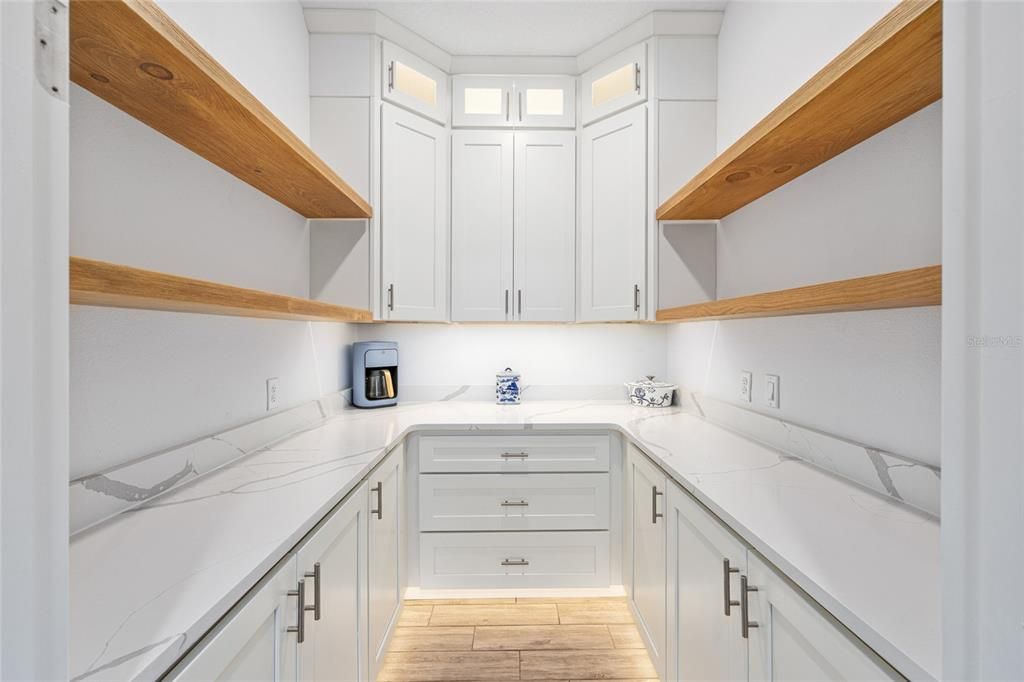 待售: $649,900 (4 贝兹, 4 浴室, 3878 平方英尺)