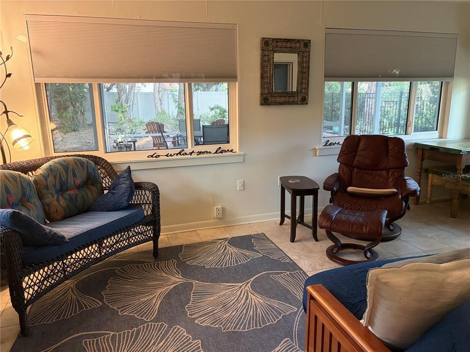 For Rent: $6,500 (2 beds, 1 baths, 1276 Square Feet)
