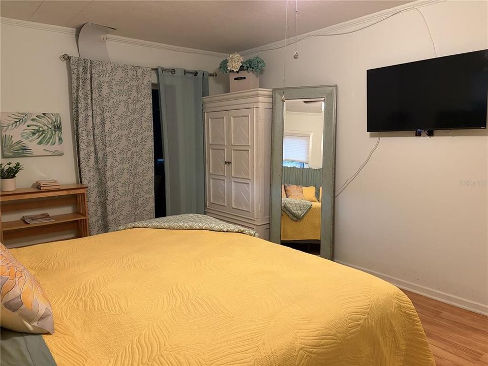 For Rent: $6,500 (2 beds, 1 baths, 1276 Square Feet)