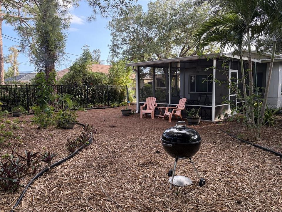 For Rent: $6,500 (2 beds, 1 baths, 1276 Square Feet)