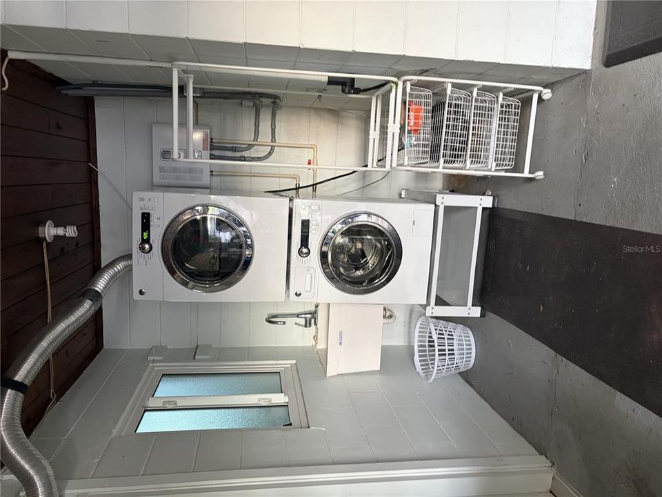 For Rent: $6,500 (2 beds, 1 baths, 1276 Square Feet)