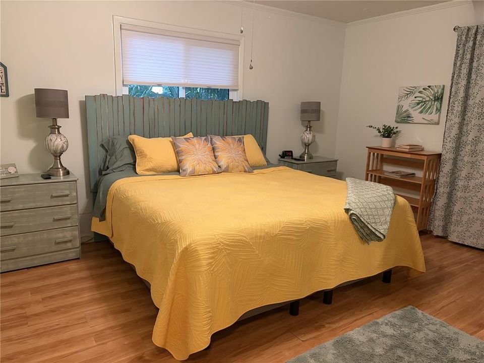 For Rent: $6,500 (2 beds, 1 baths, 1276 Square Feet)