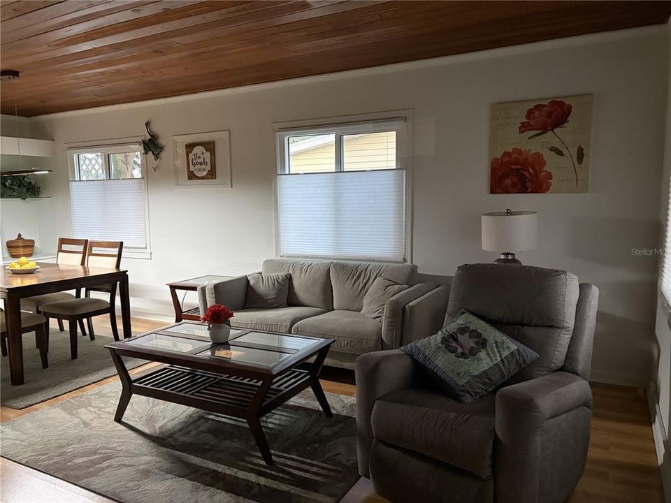 For Rent: $6,500 (2 beds, 1 baths, 1276 Square Feet)