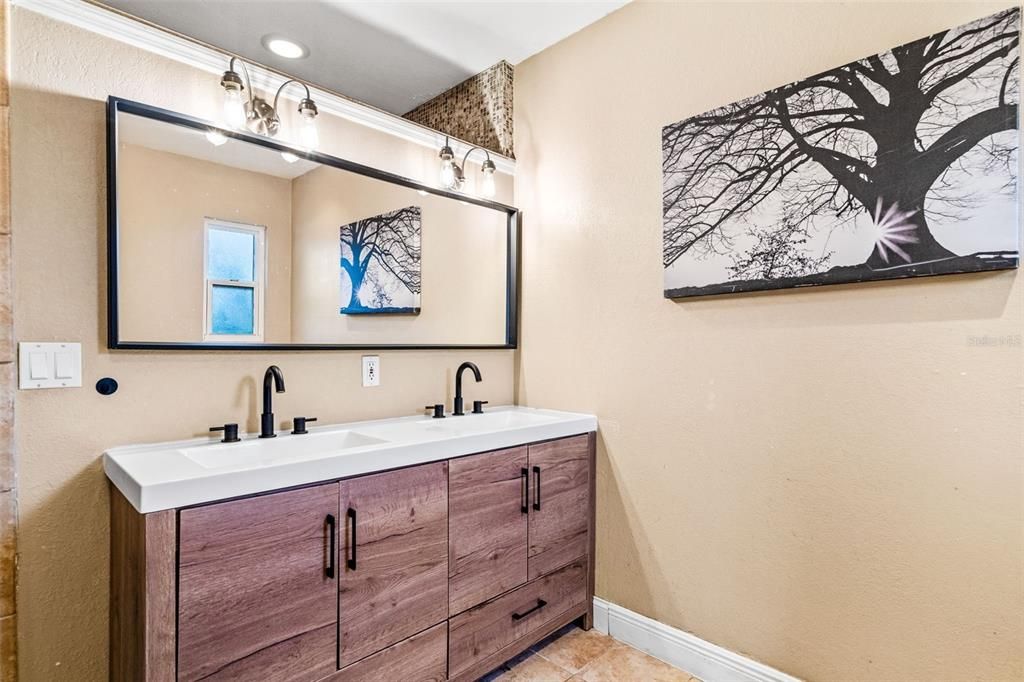 待售: $479,899 (4 贝兹, 2 浴室, 1647 平方英尺)