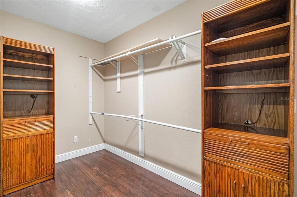 待售: $479,899 (4 贝兹, 2 浴室, 1647 平方英尺)