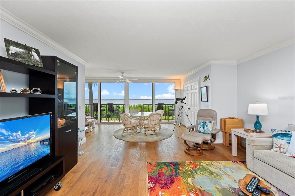 На продажу: $599,900 (3 спален, 2 ванн, 1596 Квадратных фут)