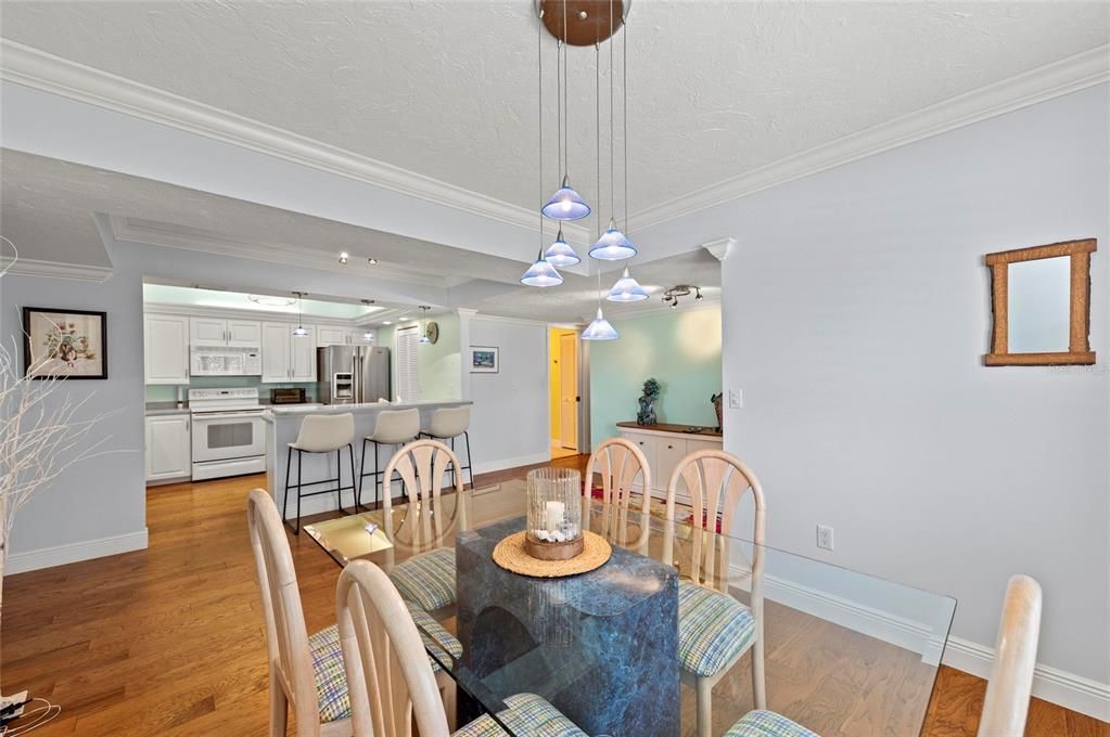 На продажу: $599,900 (3 спален, 2 ванн, 1596 Квадратных фут)