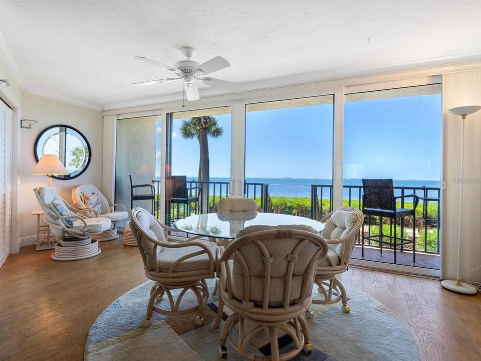 На продажу: $599,900 (3 спален, 2 ванн, 1596 Квадратных фут)