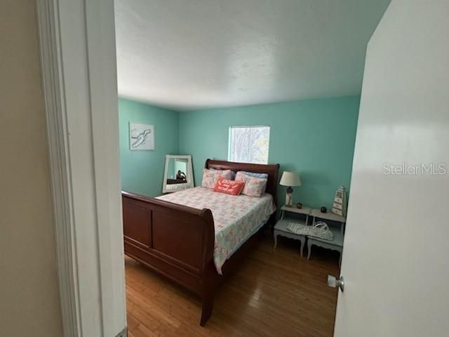 Active With Contract: $2,800 (3 beds, 2 baths, 1150 Square Feet)