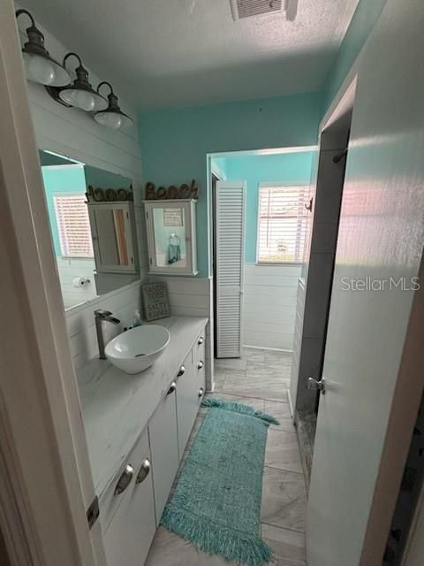 Active With Contract: $2,800 (3 beds, 2 baths, 1150 Square Feet)