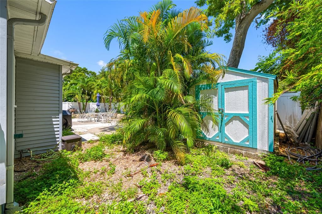 Active With Contract: $2,800 (3 beds, 2 baths, 1150 Square Feet)