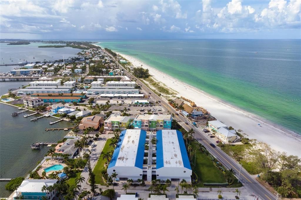 待售: $799,000 (2 贝兹, 2 浴室, 1349 平方英尺)