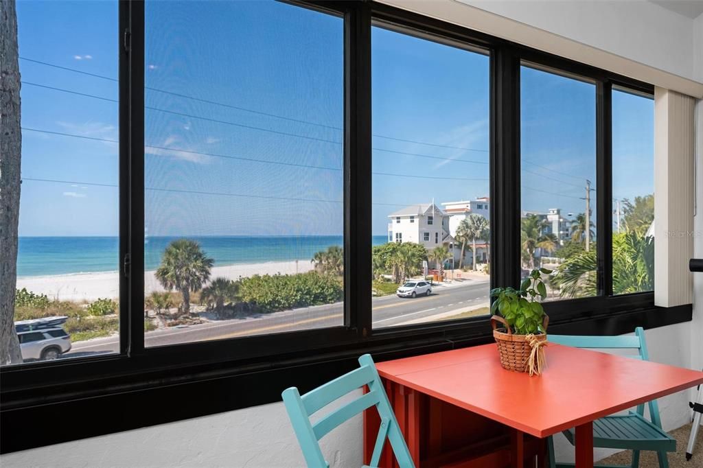 待售: $799,000 (2 贝兹, 2 浴室, 1349 平方英尺)